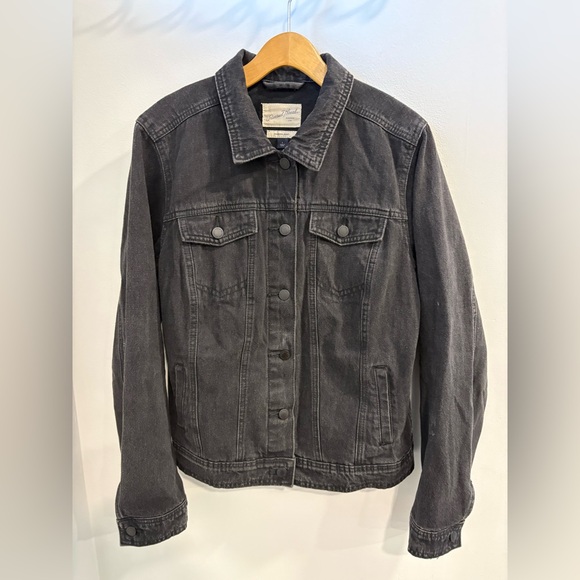 Universal Thread Black Denim Jacket with Bold Lip Design - Picture 9 of 10